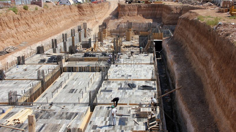 土建工程资质要求企业具备以下条件：